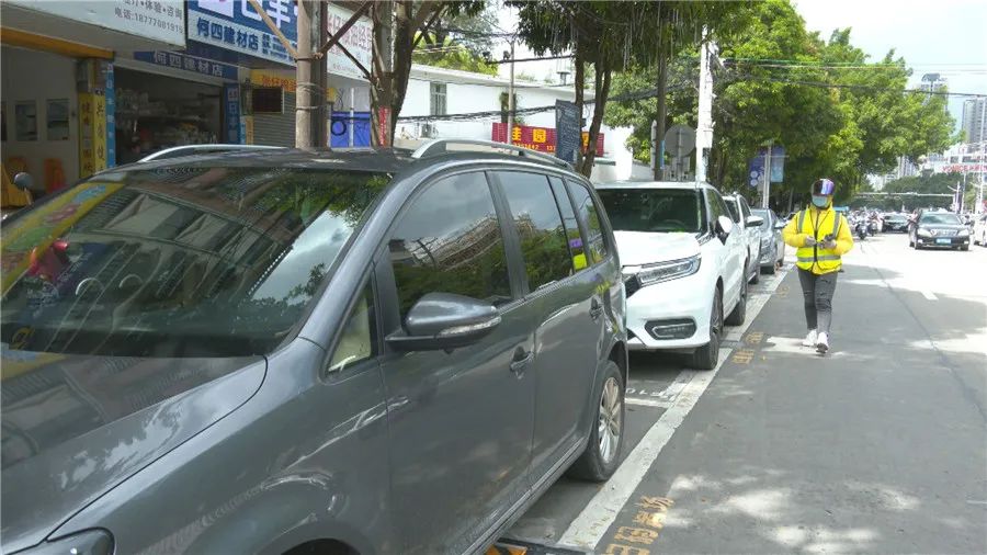 防城區(qū)：“智慧停車” 助力市民暢停暢行